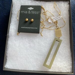 Mia&Tess long geometric necklace with stud earrings